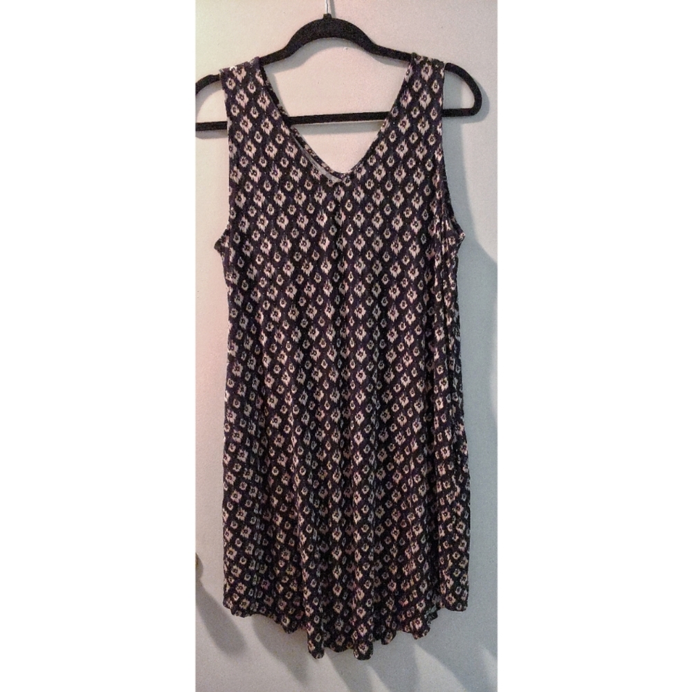 Maurices size Medium, multi-color print, mini dress (w/ pockets!!)